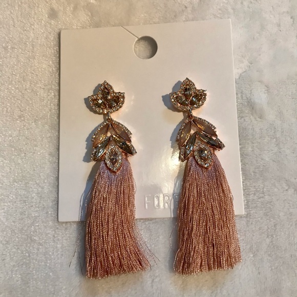 FOREVER 21 BLUSH PINK TASSEL EARRINGS - Picture 3 of 7